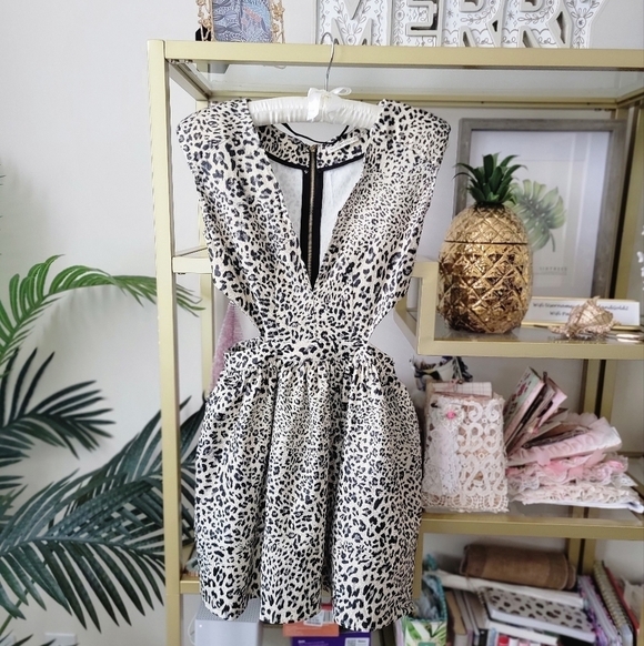 🐆 Animal Print Shimmer Cut Out Mini Dress - Women's Size Small 🐆 - Picture 3 of 11